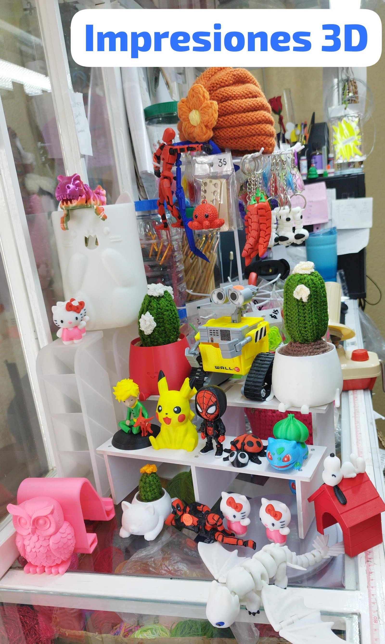 Figuras y detalles de impresión 3D en el local